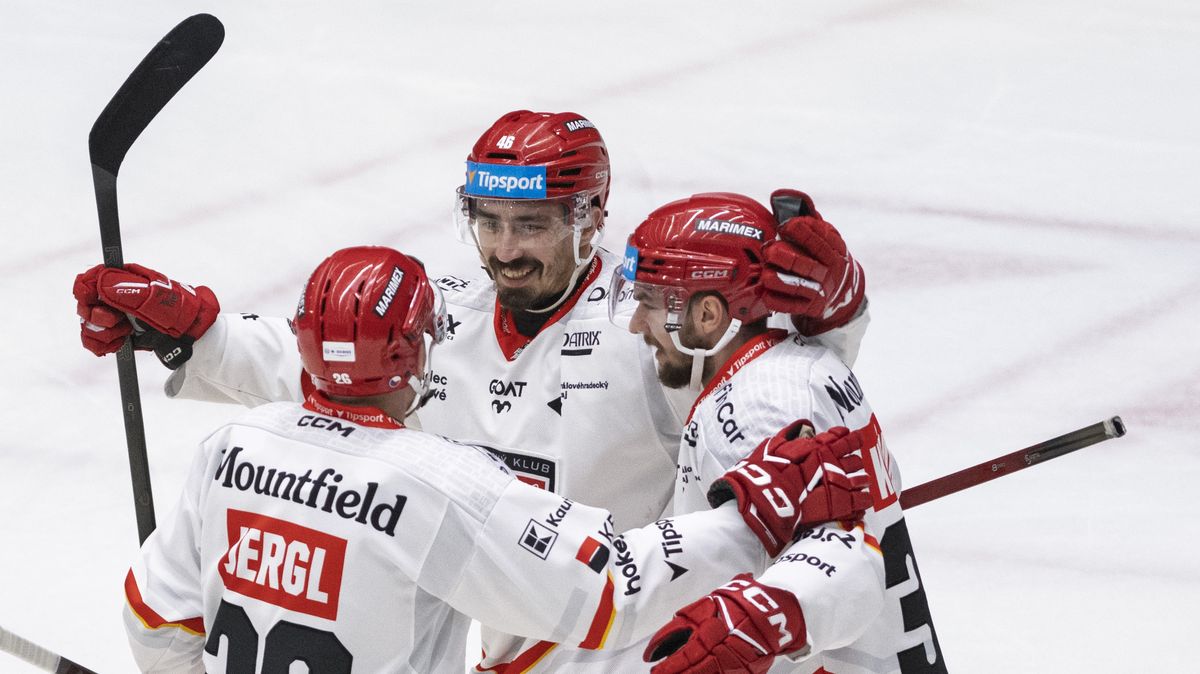 Hradec a Třinec se pokusí natáhnout už tak dlouhé série výher. Sparta přivítá posledního